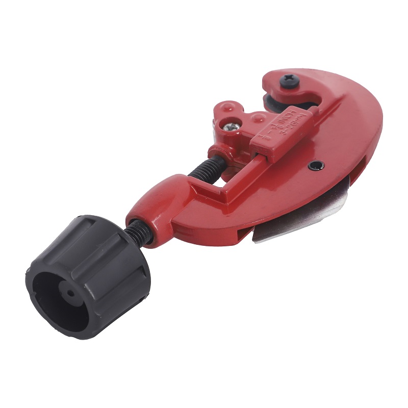 1/8-IN TO 2-IN HEAVY DUTY PIPE CUTTER